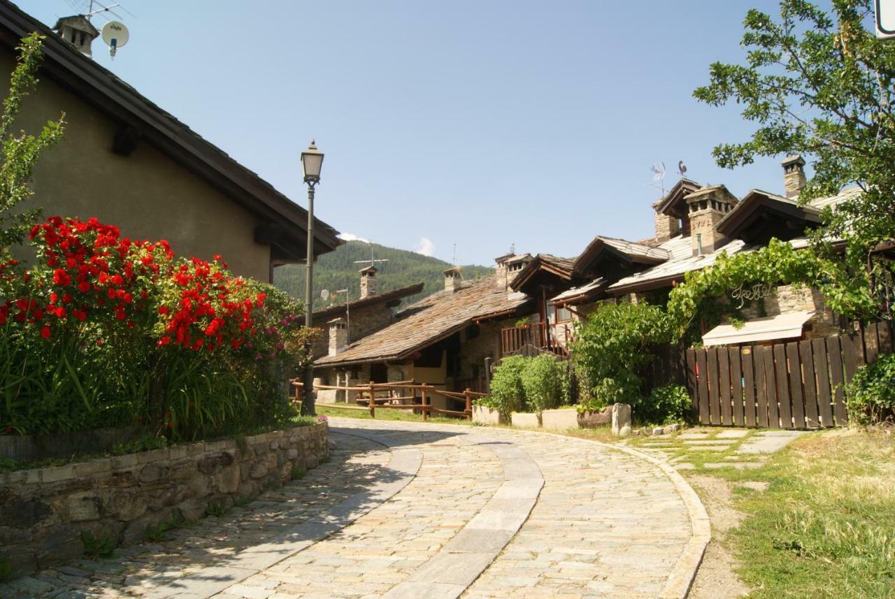 La Maison De Marietta Lägenhet Gressan Exteriör bild